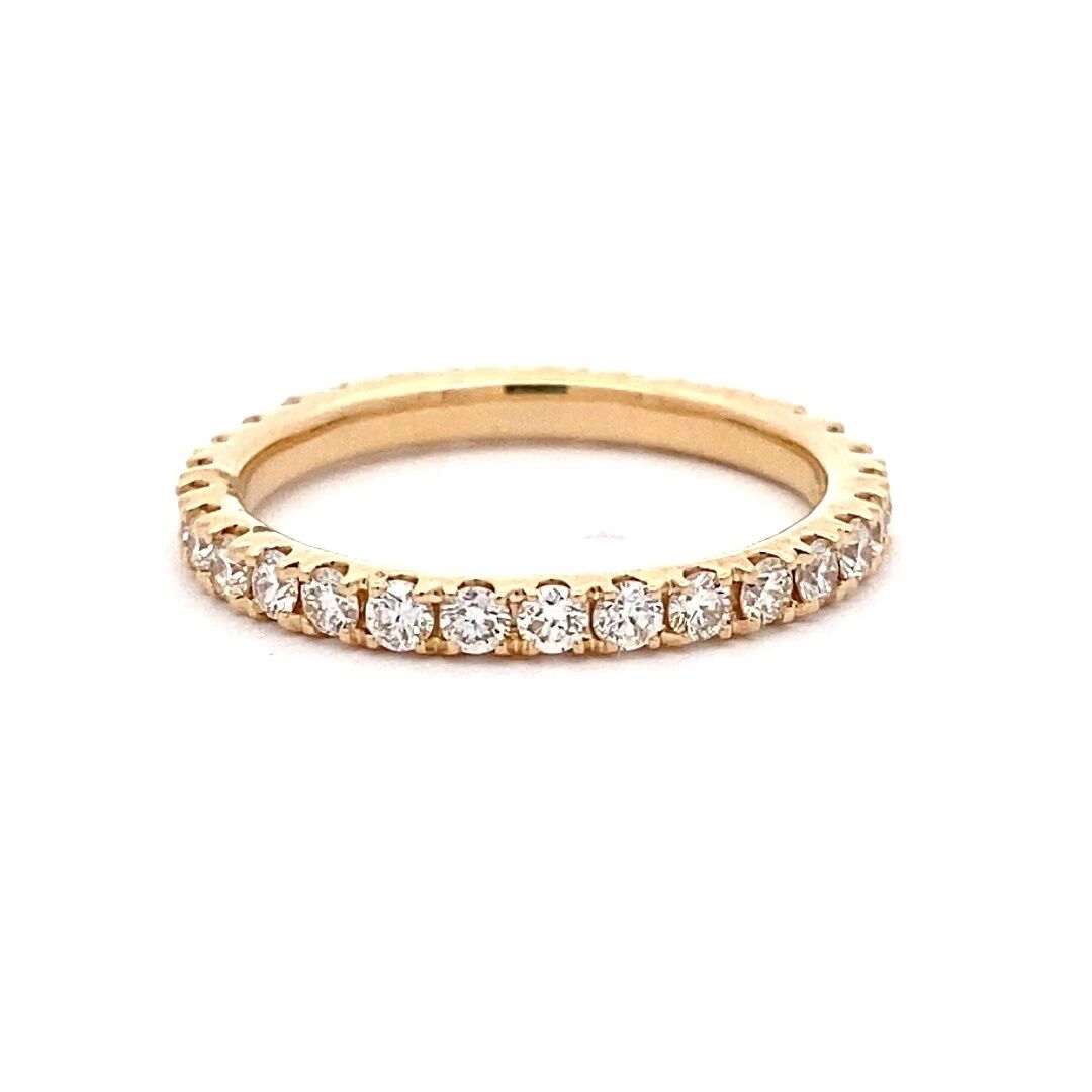 0.90ctw Diamond Eternity Band in 14k Yellow Gold