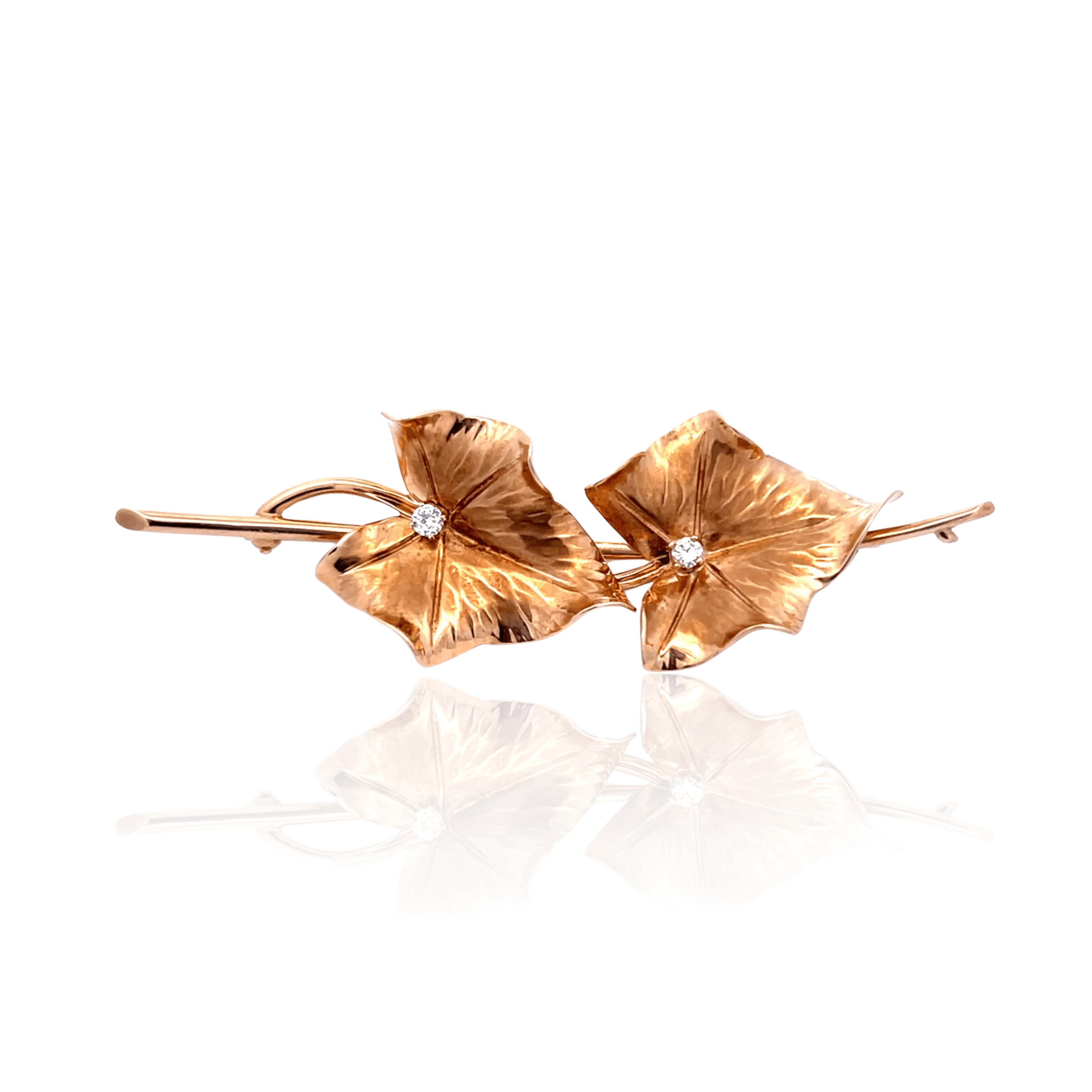 Estate 14K Yellow Gold 0.15ctw Diamond Vintage Leaf Brooch