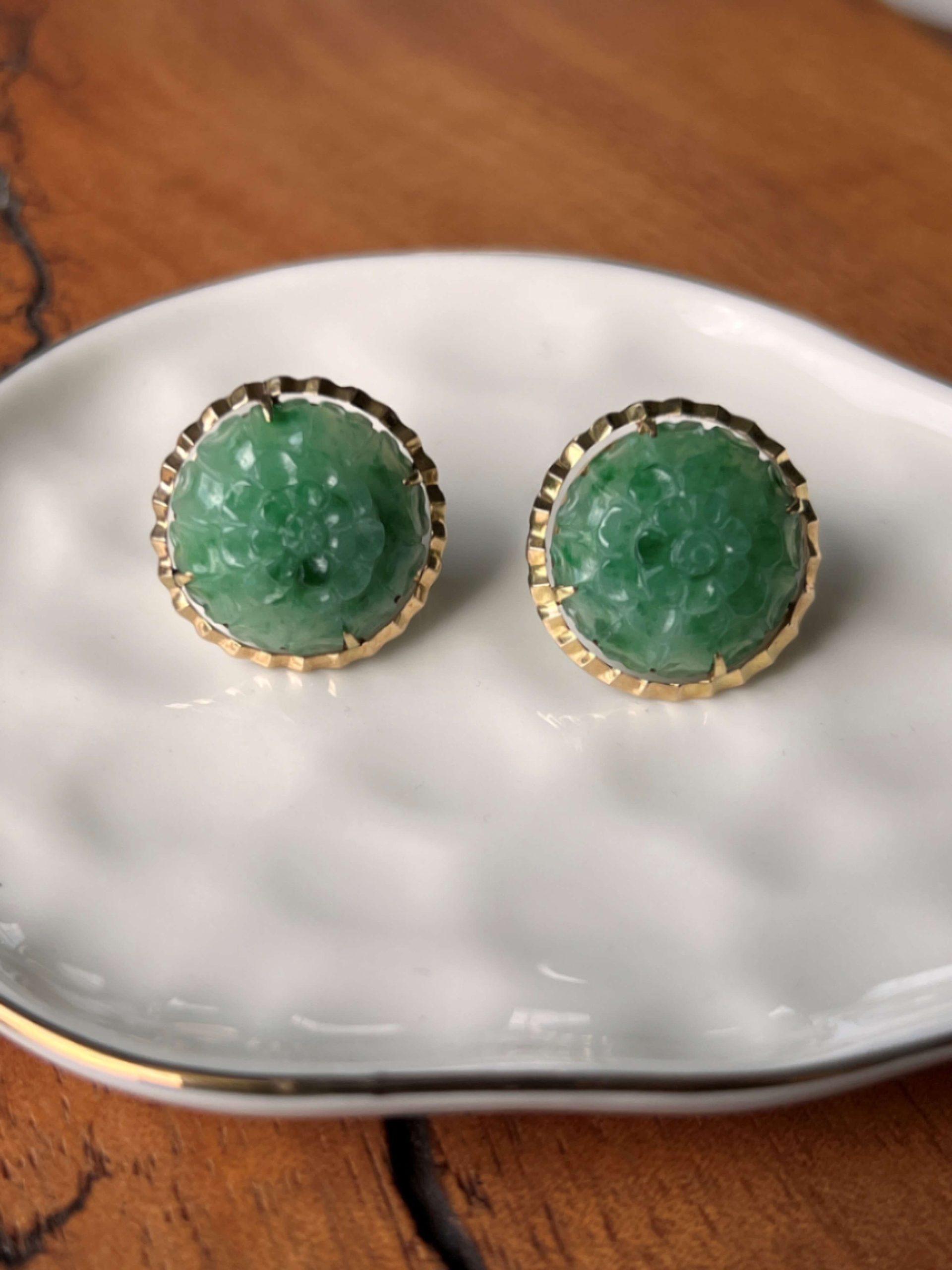 Estate 14K Yellow Gold Carved Jadeite Stud Earrings