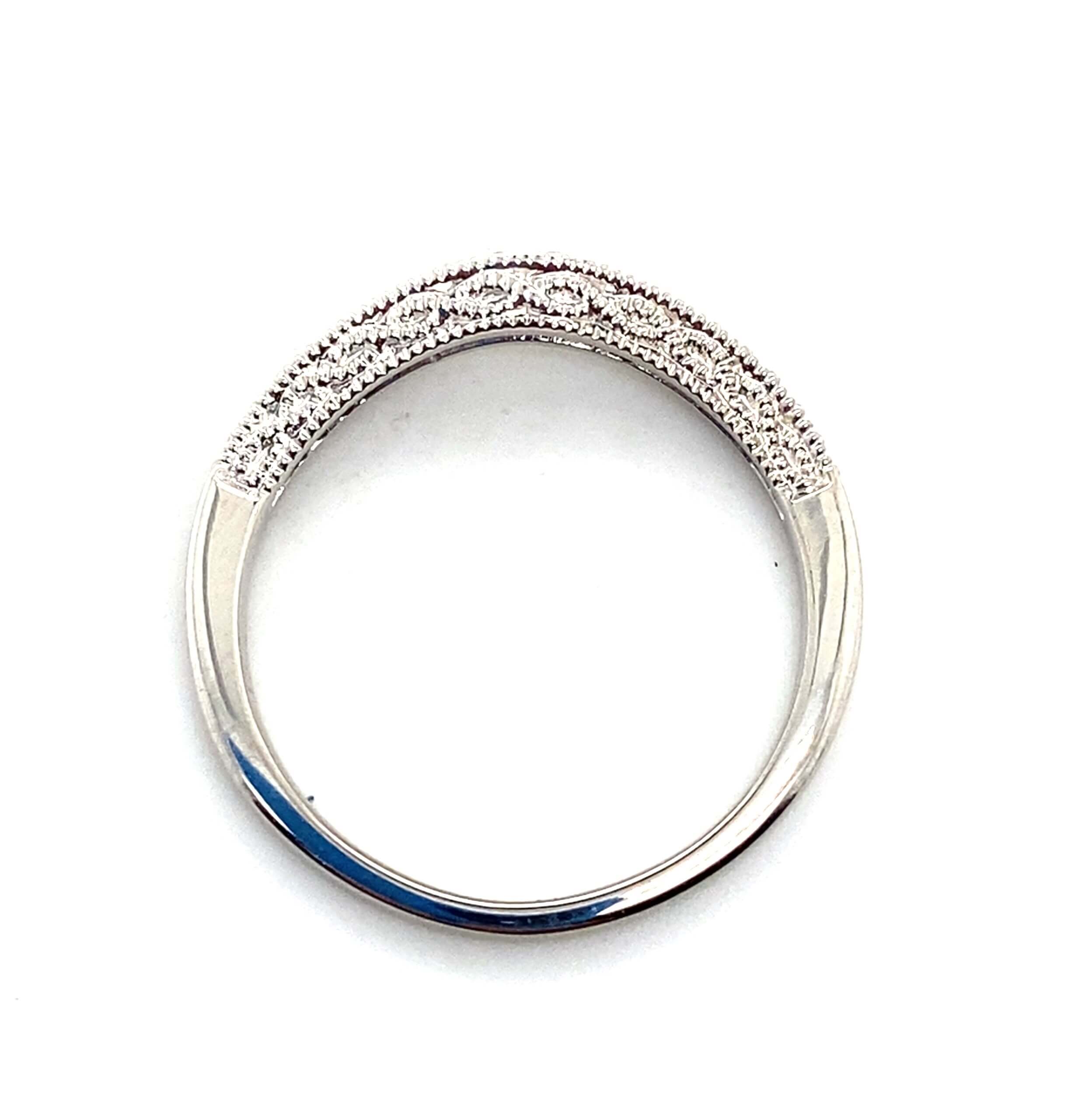 Estate 14K White Gold 0.32ctw Diamond Contour Wedding Band