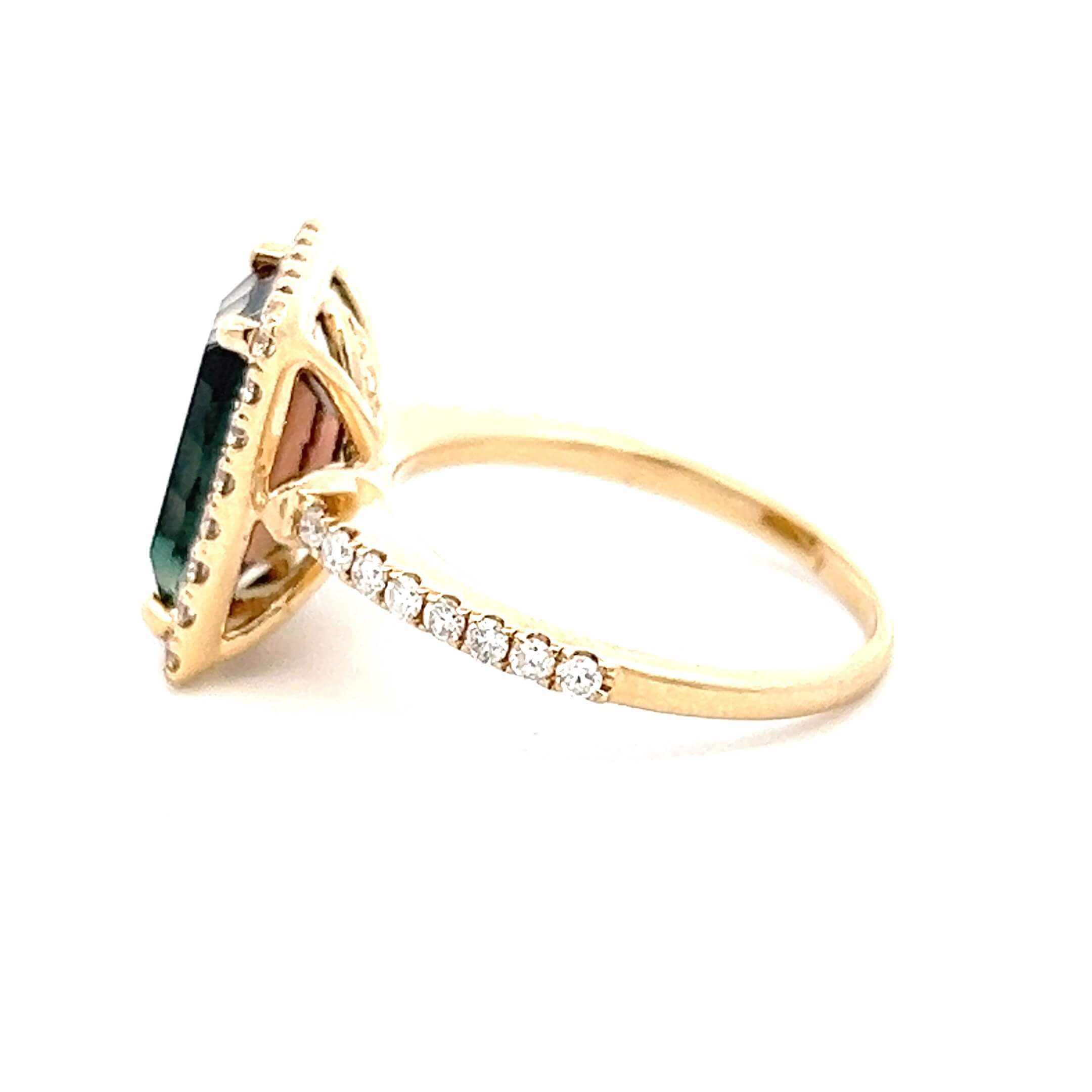 Estate 14K Yellow Gold 3.63CTW Labradorite & Diamond Halo Ring