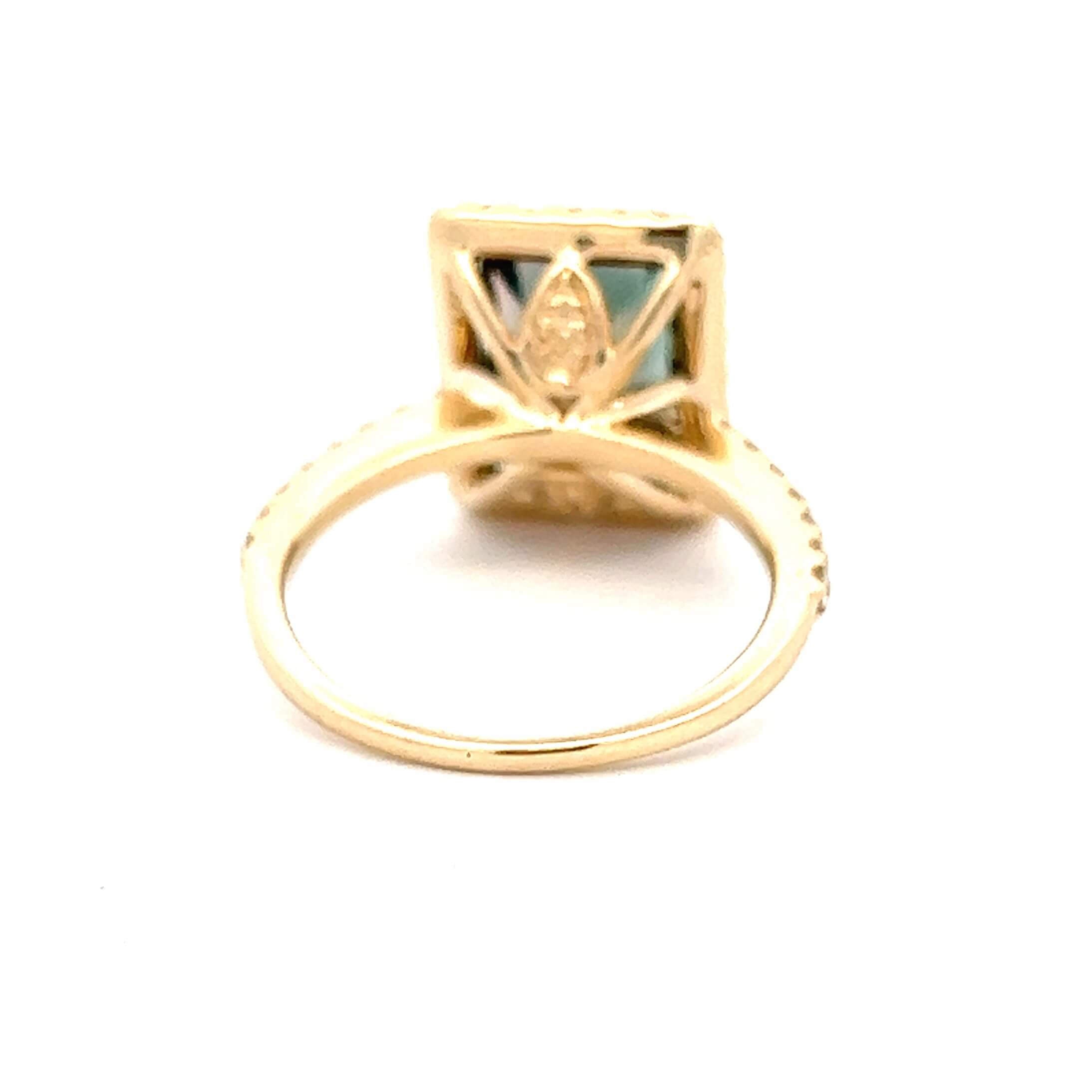 Estate 14K Yellow Gold 3.63CTW Labradorite & Diamond Halo Ring